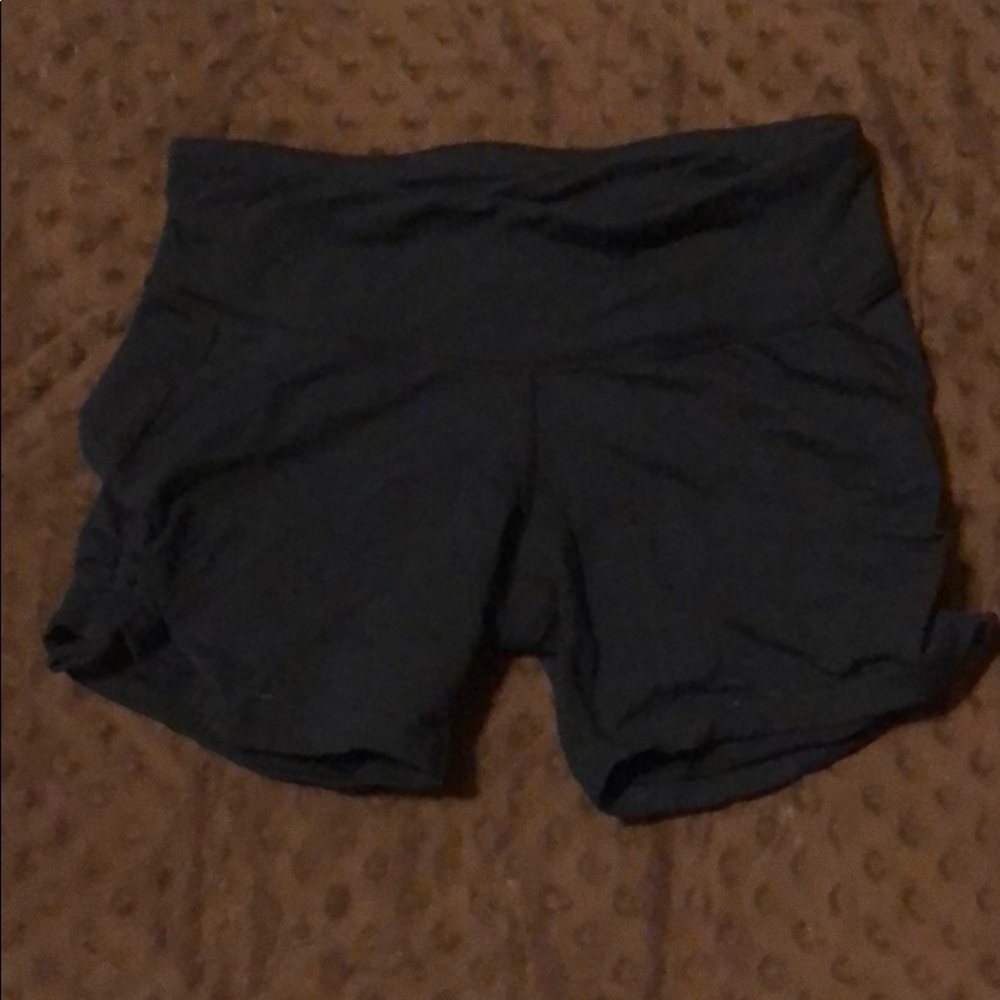 Carrie Underwood workout shorts